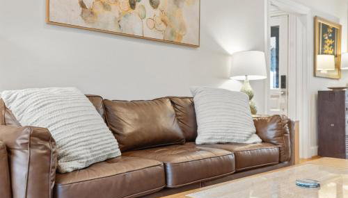 Spacious and Central DC 3-BR Getaway Close to It All - Foto 3