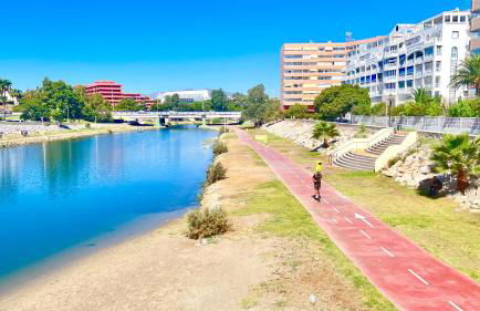 Magnífico Ático 4 hab frente a la playa con piscinas parking incluido por keywise - Foto 43