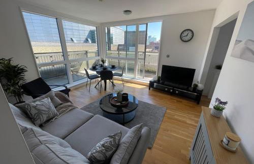Chic 2BR City Centre Balcony Near Victoria St - Foto 4