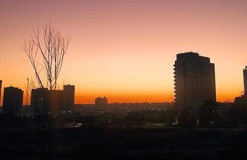 Apartamento inteiro próximo a Algar, Cargill, Aeroporto e UFU - Foto 2