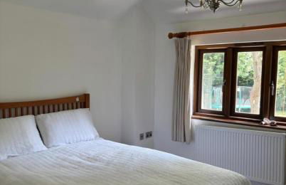 Splendid, spacious 7 Bedroom holiday home with Hot Tub - Isle of Wight - Photo 12