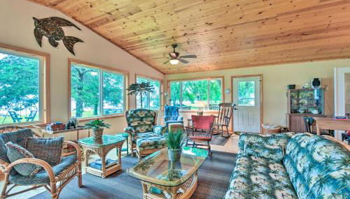 Lakefront Spicer Cabin with Dock and 2 Kayaks! - Foto 3