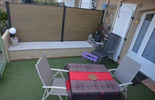 Le Mas Synaé- Joli studio classé 3étoiles avec terrasse et piscine - Foto 10