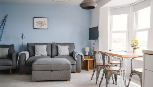 Barry Island Beachfront Apartment - Stunning Bay Views and Private Parking - Foto 1