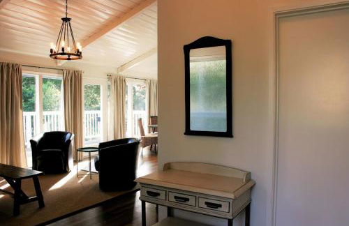 Elegant Carmel Cottage - Foto 8