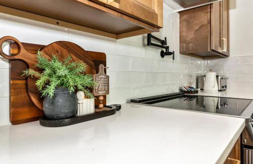 Bright New Home Family Oasis Near the Shore - Foto 18