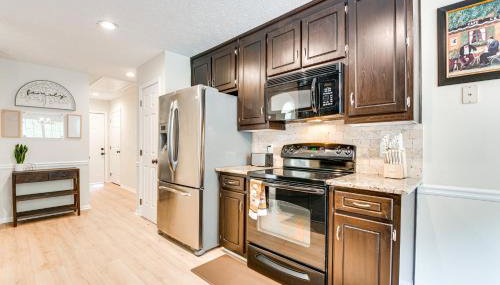 Game Room and Peaceful Deck Dacula Family Home - Foto 5