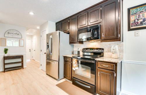 Game Room and Peaceful Deck Dacula Family Home - Foto 5