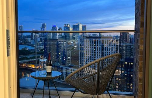 Penthouse with O2 Arena View, Free Parking & Portable AC - Foto 16