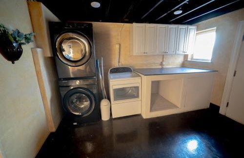 Bootlegger House Sleeps 10-20 Free TV & Parking - Foto 35