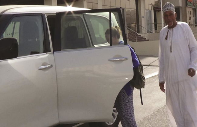 Muscat bei Nacht mit lokalem Abendessen - Foto 1