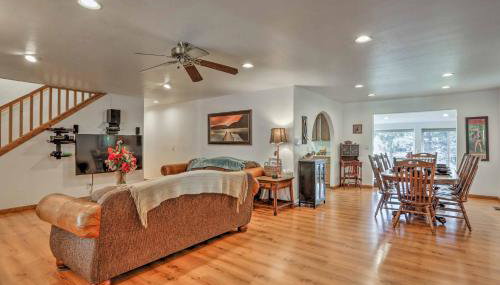 Game Room, Yard, Deck and Fireplace Lakeside Home - Foto 3