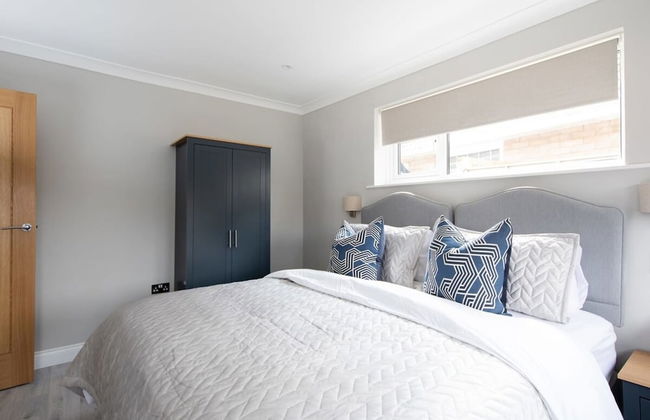 Seaside Serenity 3-bed Deck Garden Near Shore - Photo 55