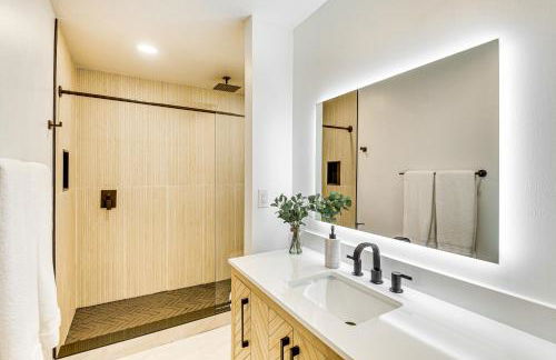 Charming Canalfront Retreat with Double Boat Slip! - Photo 19