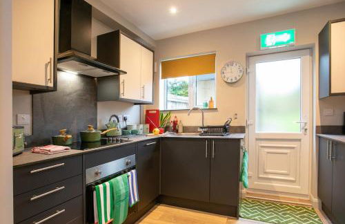 4 Bed Contractor Accommodation in Longbridge - Foto 31