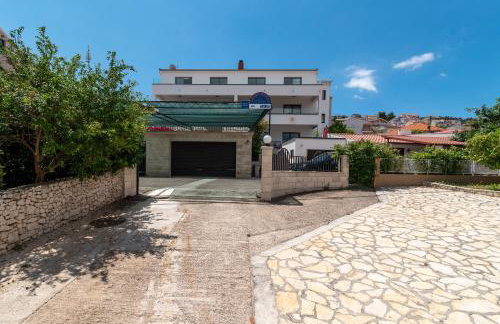 Maca Apartments & Suites with Heated pool near beach 50m - Foto 21