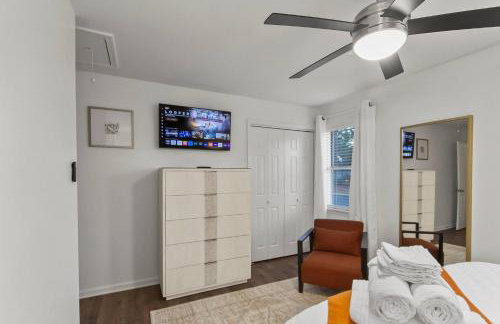 Day Dreamer minutes to Stadium with Fire pit and Parking - Foto 15