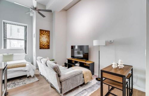 CBDOTR 24-7 Gym Pool Rooftop Steps to Stadiums - Foto 6