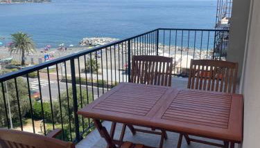 Appartamento con terrazza fronte mare - Foto 1