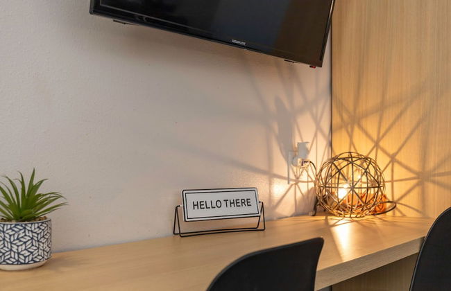 Entire Studio With Free Shuttle to Disney - Foto 13