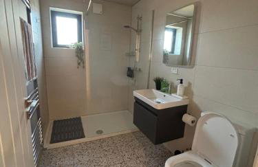Clare Escape - Modern apartment Ballycastle town centre & walk to beach - Photo 5