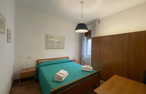 Breaking Bed - Photo 4