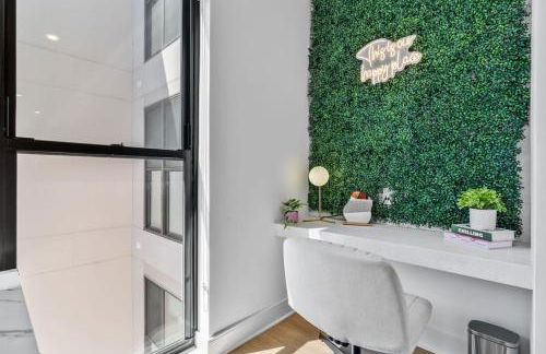 OTR King Bed Free On Site Parking Gym Pool Club Room - Foto 40