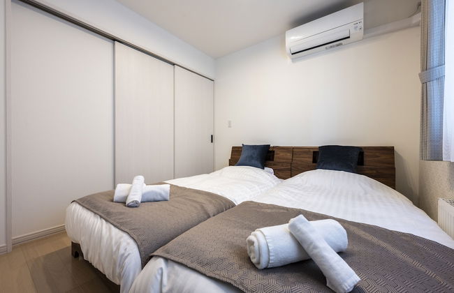 THE LUNA LOUNGE - Photo 2