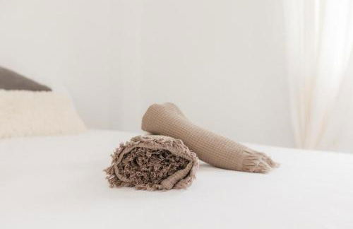 Spacious villa with private pool & garden for 4 - Photo 33