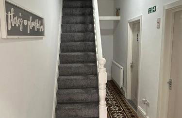 Large 6-Bedroom Family Home in Willenhall - Foto 17