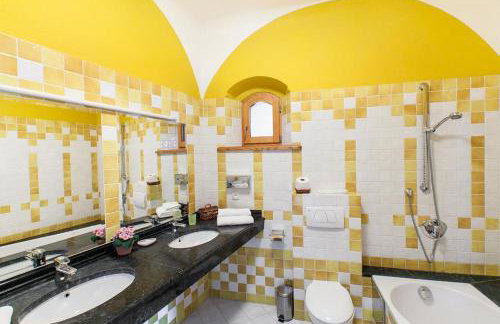 Zamek Korzkiew - Foto 10