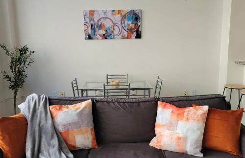 #3 Downtown Free Parking- Walk to Gainbridge, Lucas Oil, Conv Cntr - Foto 16