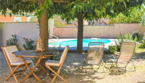 Nice Apartment In Caumont-Sur-Durance - Foto 3