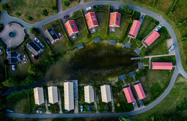 Cozy Furnished House with Garden near Nature Reserve - Photo 17