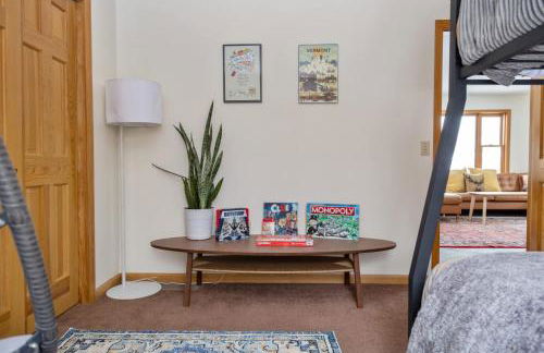 Smuggler's Notch Mountain House with hot tub & river - Foto 40