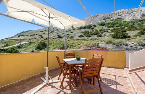 1 Bedroom Lovely Apartment In Bosana - Photo 15