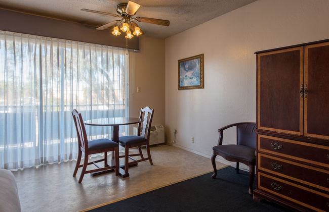 Coral Reef Inn & Suites - Foto 14