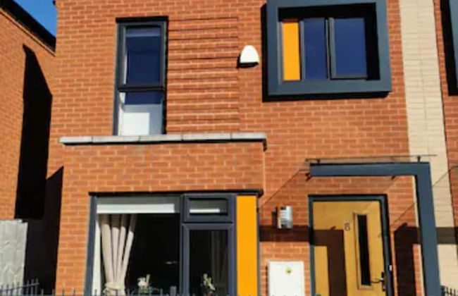 Entire 3 Bedroom House Manchester Free Parking - Foto 16