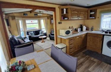 Spacious Luxury Escape with Sea Views and Pet Friendly at Clarach Bay - Foto 13