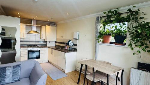 Charming 2 Bedroom Flat with Urban Views - Foto 4