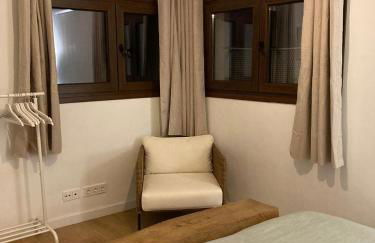 Habitación doble con baño grande privado en piso compartido - Photo 28