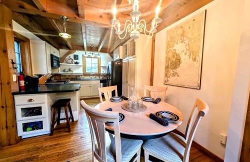 Bright Post & Beam Retreat with Fire Pit & Game Room Near Acadia | Sorrento, Maine - Foto 6