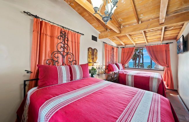 Oceanfront Hacienda - Photo 4