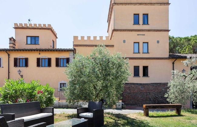 Empoli Villa With Private Pool - Photo 29