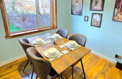 Super luxury 2 bedroom, full house sleep 5 with garden & parking close to airport - Foto 45