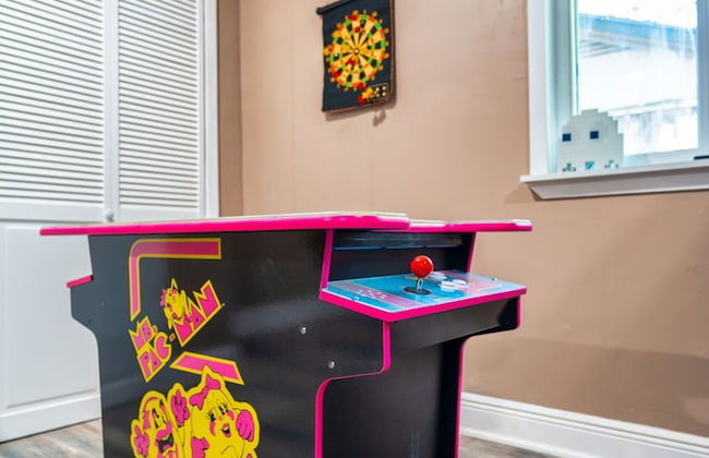 Sinatra Fun 5BD Home Huge Pool Game Room - Foto 42