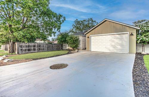 3BD Escape for 8 with Fire Pit & Patio Near Lake LBJ - Foto 37