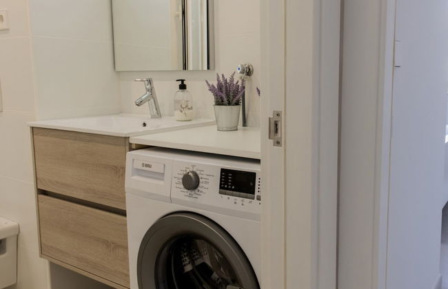 Bright Apartment Near Mountains - Photo 22