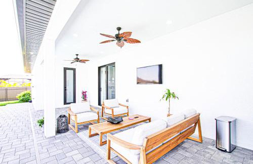 Luxurious Waterfront Home with Heated Pool and Jacuzzi - Foto 31