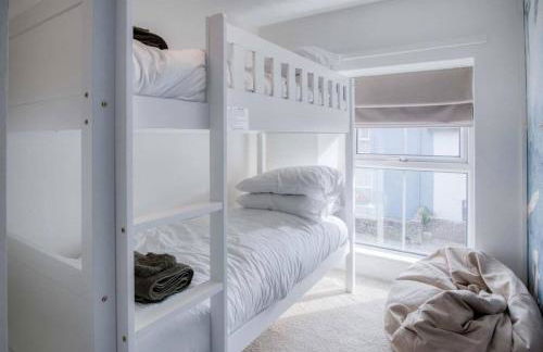 Family-Friendly Pink Cottage Central Tenby - Foto 24